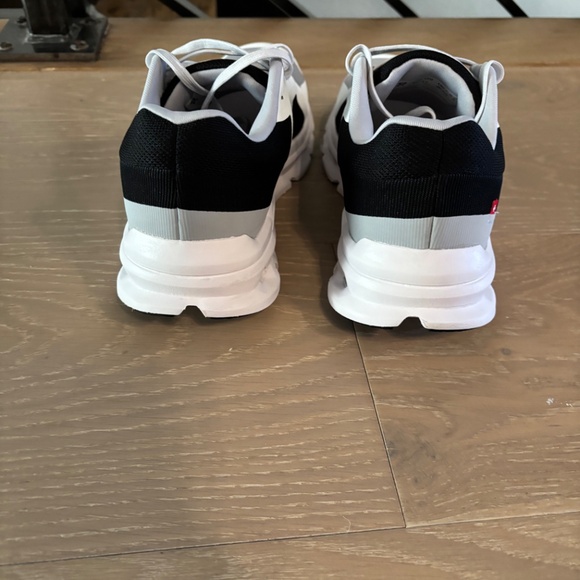 Mens On Running Cloudrunner Sneakers *EXCELLENT CONDITION - Picture 2 of 4